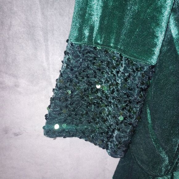 Elegant Green Women's Drape Top - Picture 9 of 12